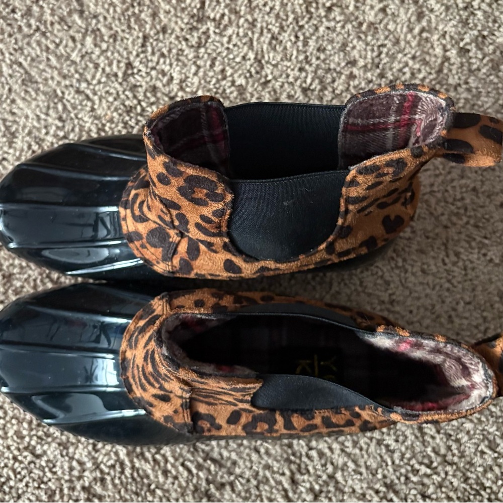 Leopard Print Rain Boots - Picture 4 of 6